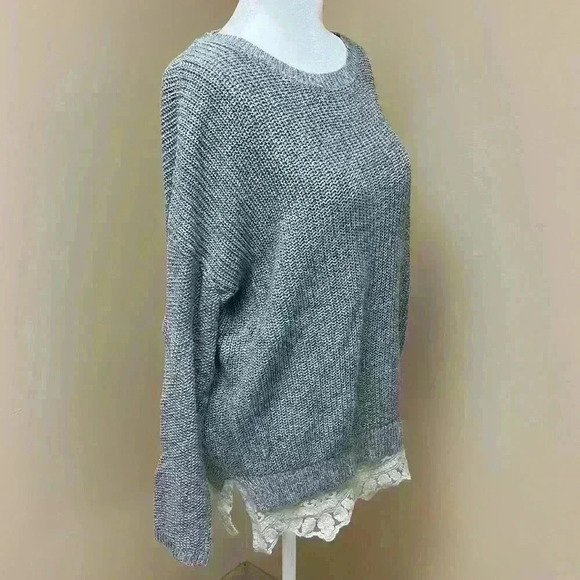 UO Pins & Needles Gray Sweater with Crochet Detail Hem - Picture 4 of 7